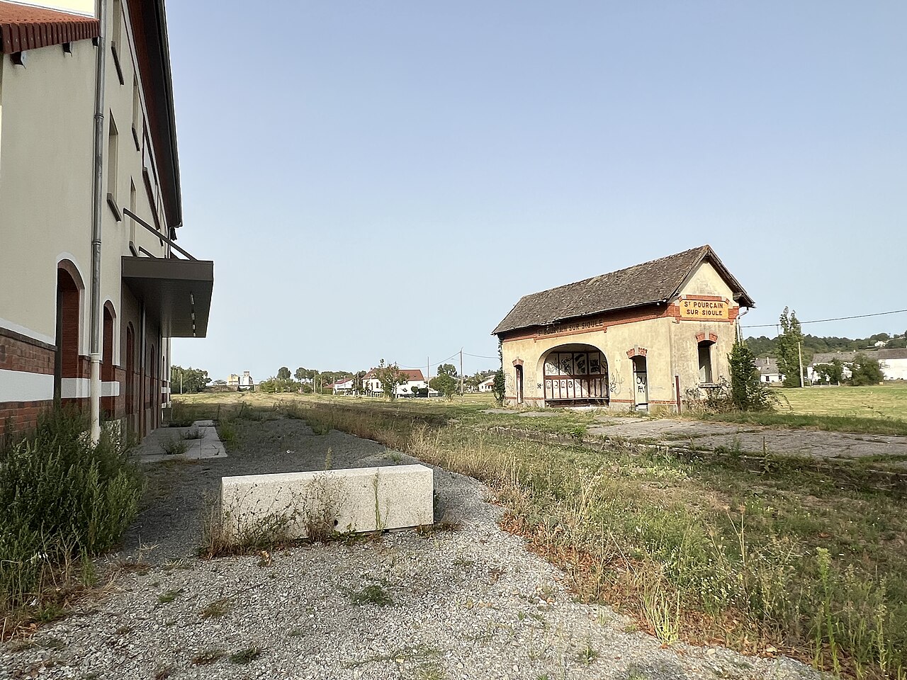 GareDeSaint-Pourçain-sur-SiouleSEP2023 02