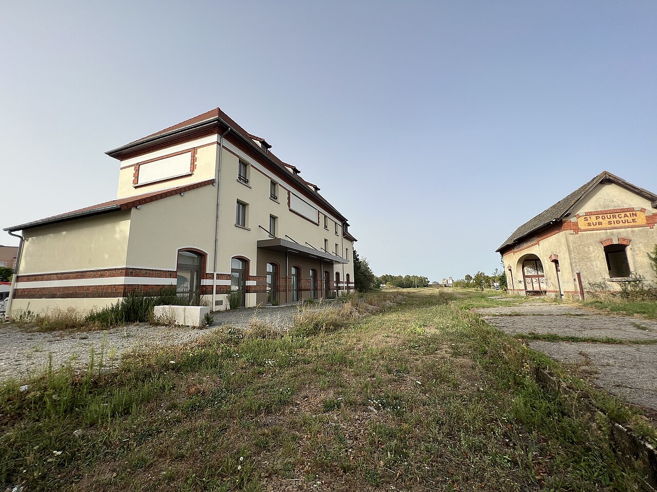 GareDeSaint-Pourçain-sur-SiouleSEP2023 03