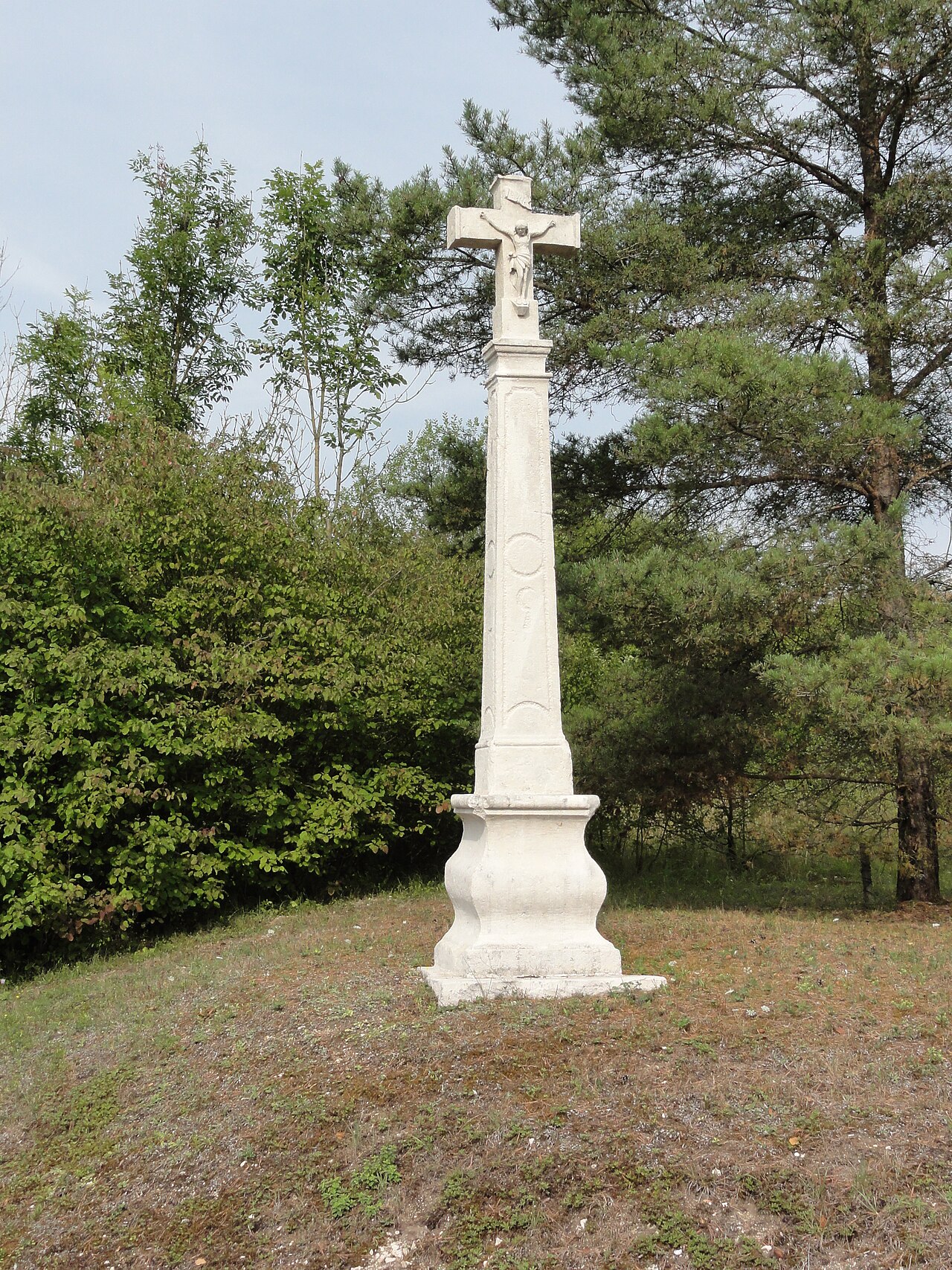 Sorcy-Saint-Martin (Meuse) croix de chemin D10 près de Sorcy-gare