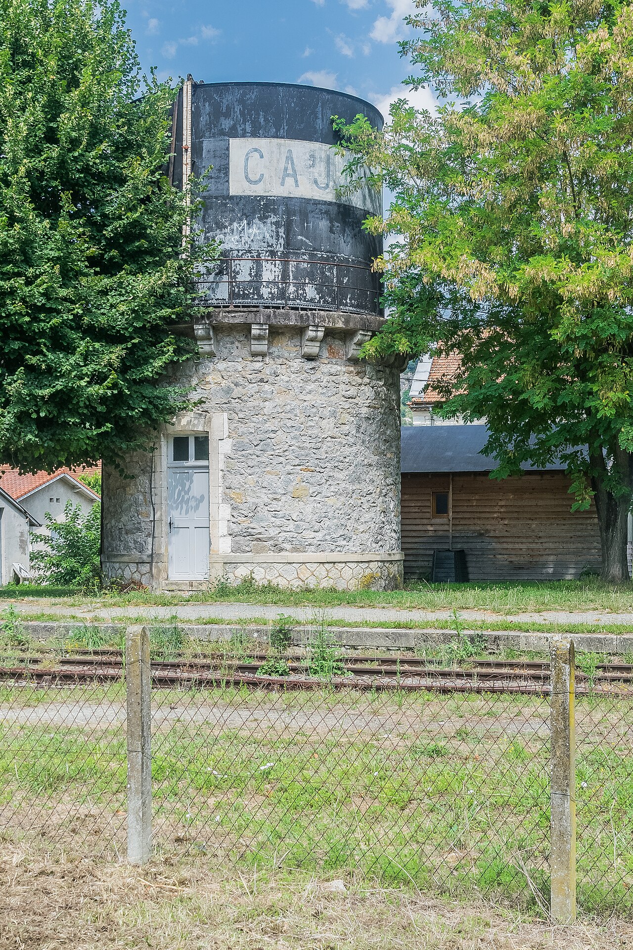 Closed railway station of Cajarc 02