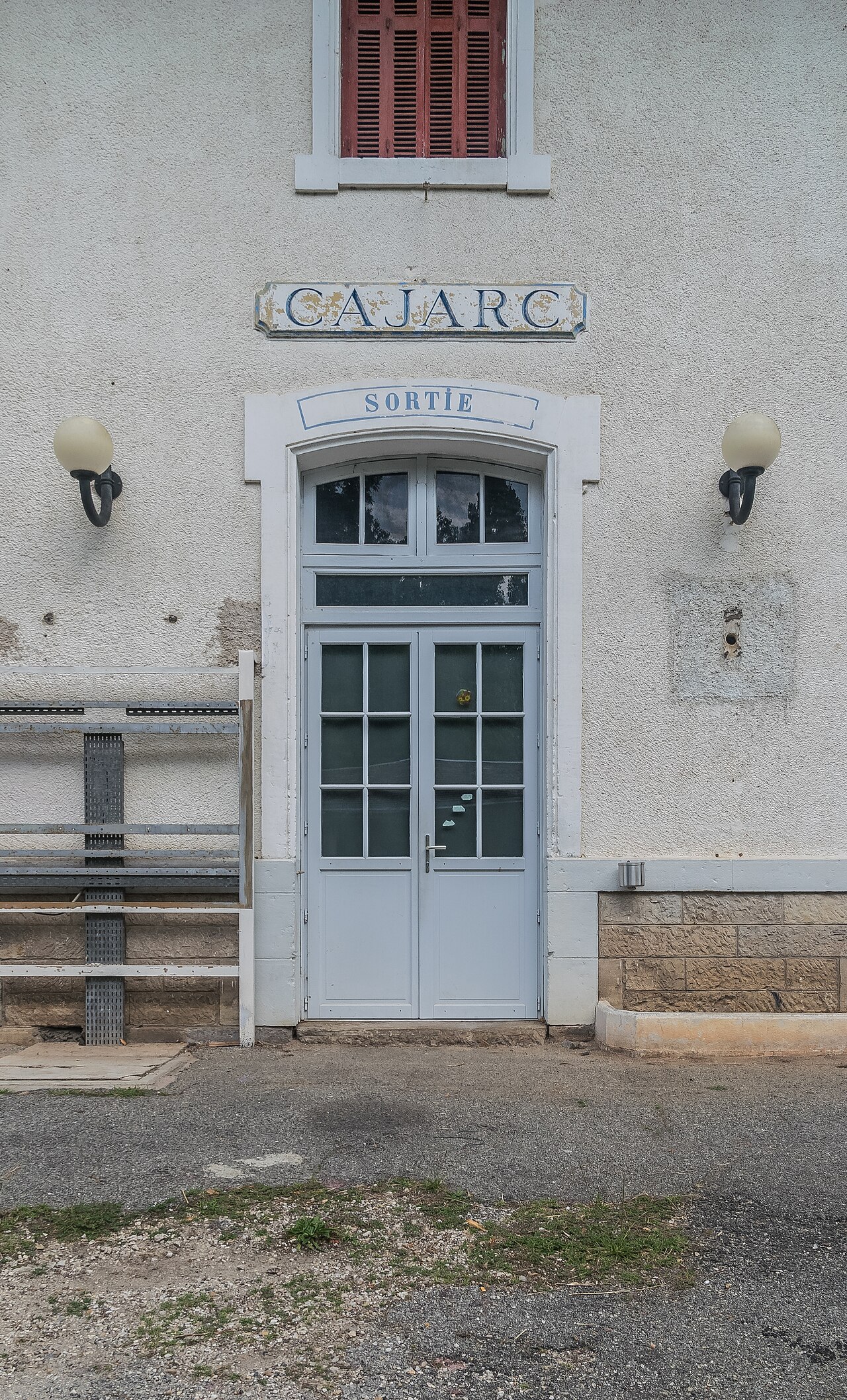 Closed railway station of Cajarc 05