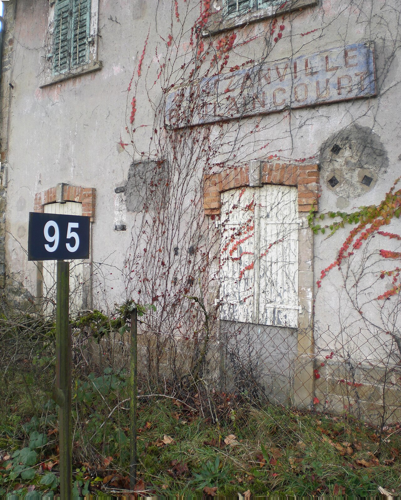 Bahnhof Bouzanville-Boulaincourt Gleisseite Detail