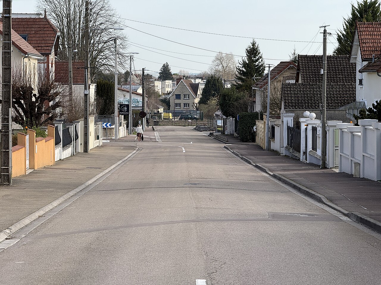 Avenue Gare - Saint-Julien-les-Villas (FR10) - 2026-02-27 - 2