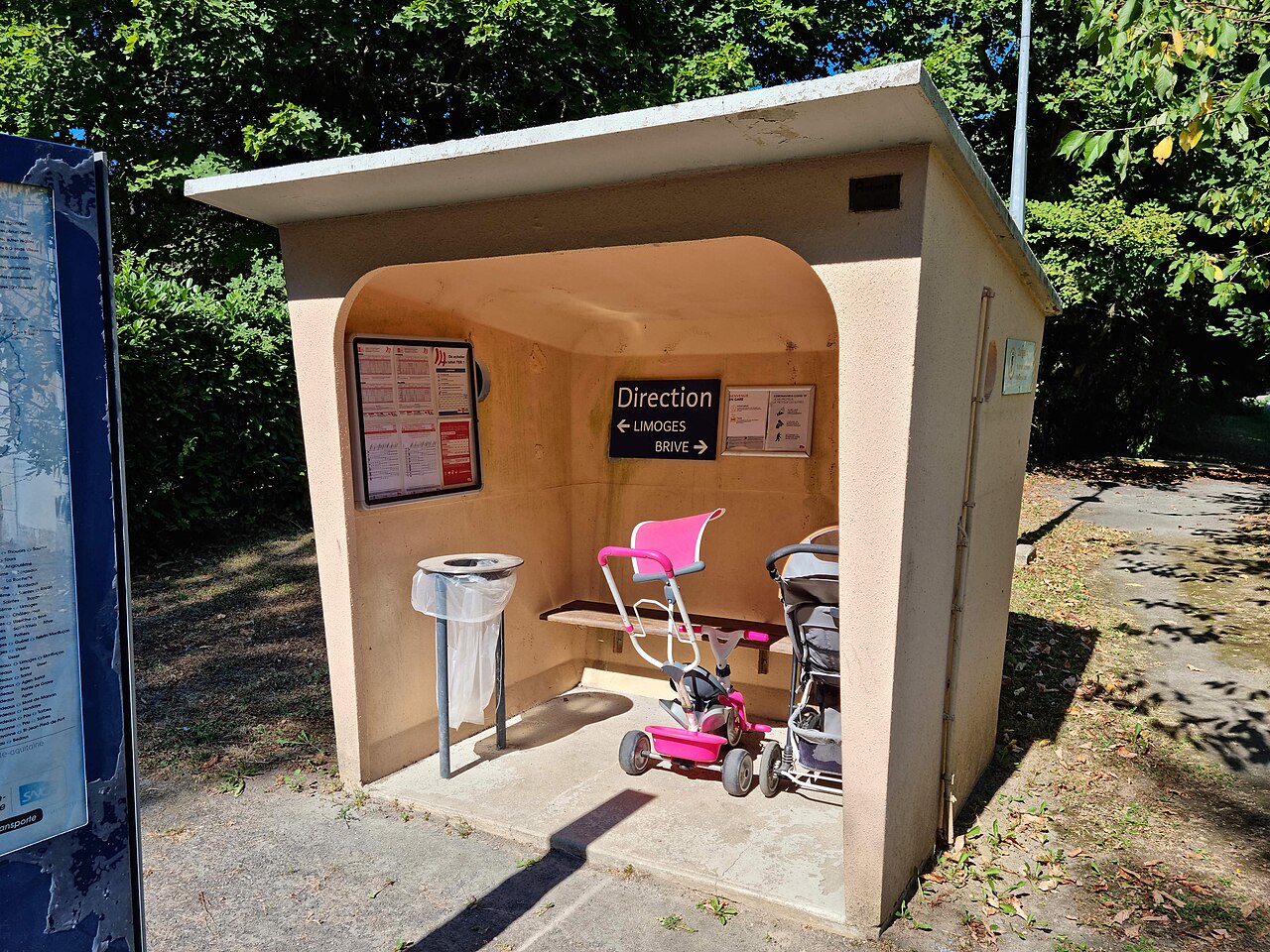 Aubette de la gare de Lubersac par Cramos