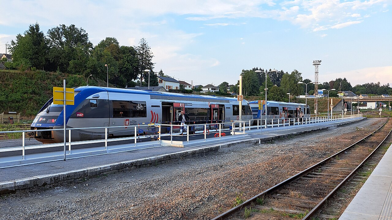 Quais de la gare d'Ussel